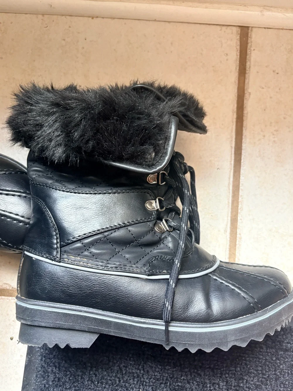 Black Faux Fur Lace-Up Winter Boots
